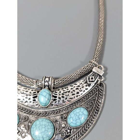 Western Tribal Faux Turquoise Curved Bar Bib Necklace Statement 20" - Picture 4 of 7